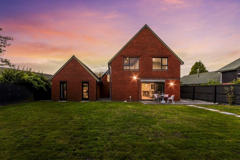 Photo of property in 17 Sayers Crescent, Ilam, Christchurch, 8041