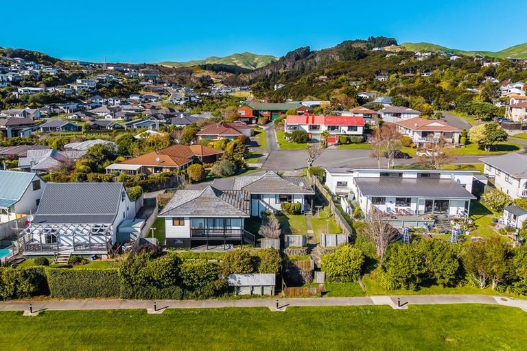 Photo of property in 11a Latitude Close, Whitby, Porirua, 5024