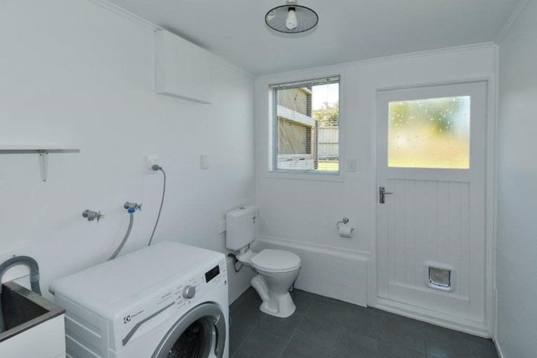 Photo of property in 4 Cassia Place, Sunnynook, Auckland, 0620