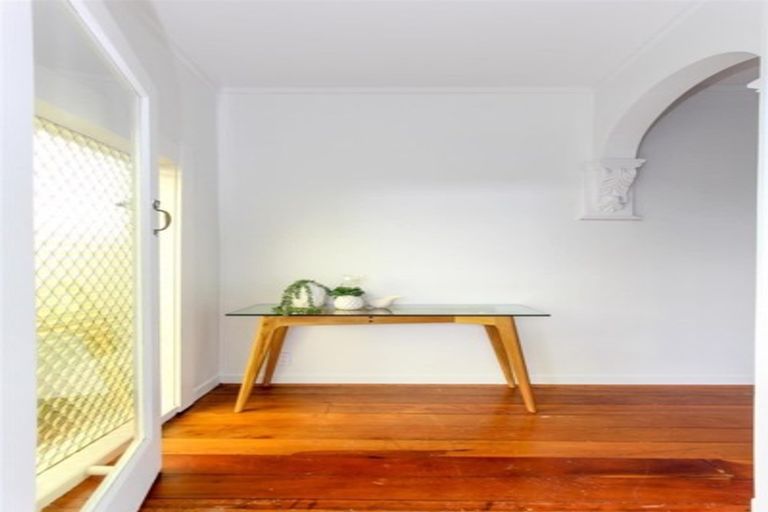 Photo of property in 22 Bulteel Street, New Plymouth, 4310