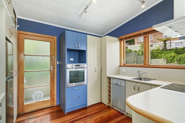 Photo of property in 94a Dowse Drive, Maungaraki, Lower Hutt, 5010