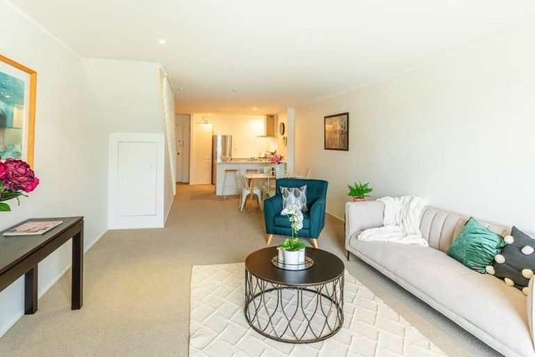 Photo of property in Grosvenor Cl, 21/6 Brown Street, Mount Cook, Wellington, 6021