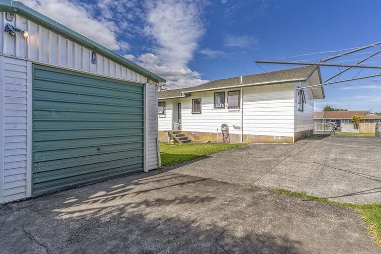 Photo of property in 1 Tabitha Crescent, Henderson, Auckland, 0612