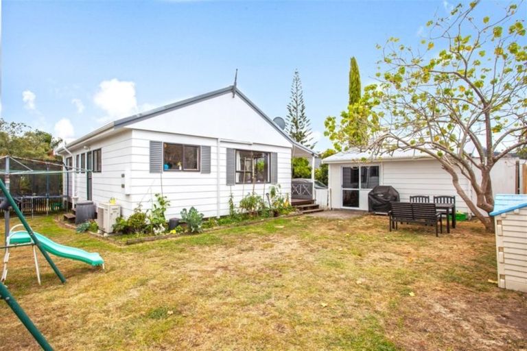 Photo of property in 4 Chestnut Grove, Tairua, 3508