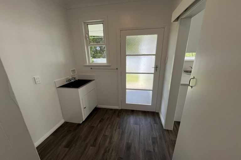 Photo of property in 8 Lowestoft Place, West End, Palmerston North, 4412