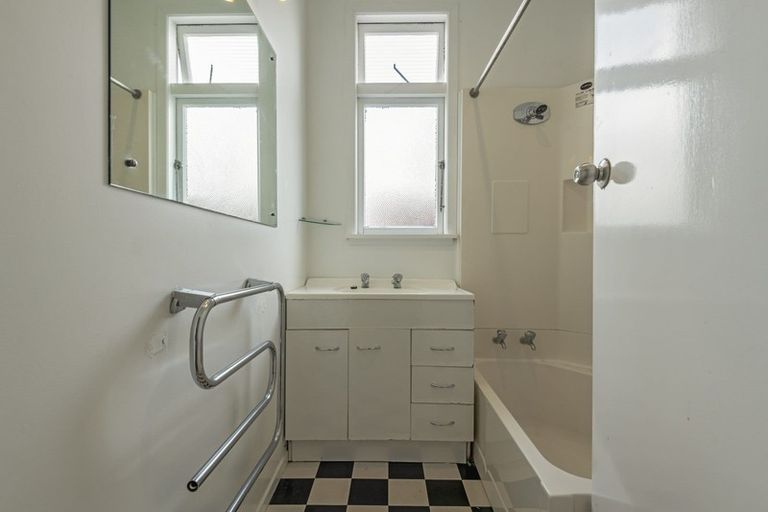 Photo of property in 232 Tremaine Avenue, Highbury, Palmerston North, 4412