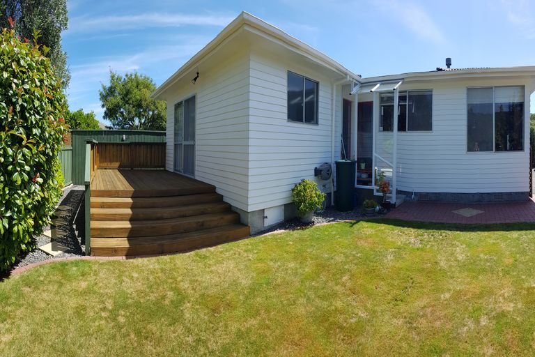 Photo of property in 10 Kukupa Grove, Heretaunga, Upper Hutt, 5018