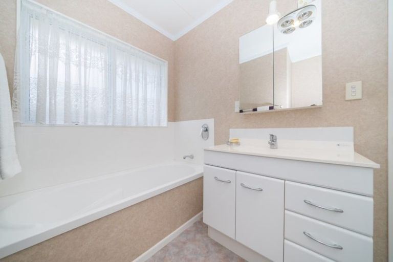 Photo of property in 1 Cole Lane, Milson, Palmerston North, 4414