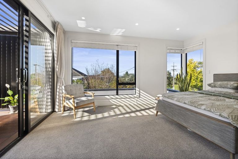 Photo of property in 37 Lake Pupuke Drive, Takapuna, Auckland, 0622