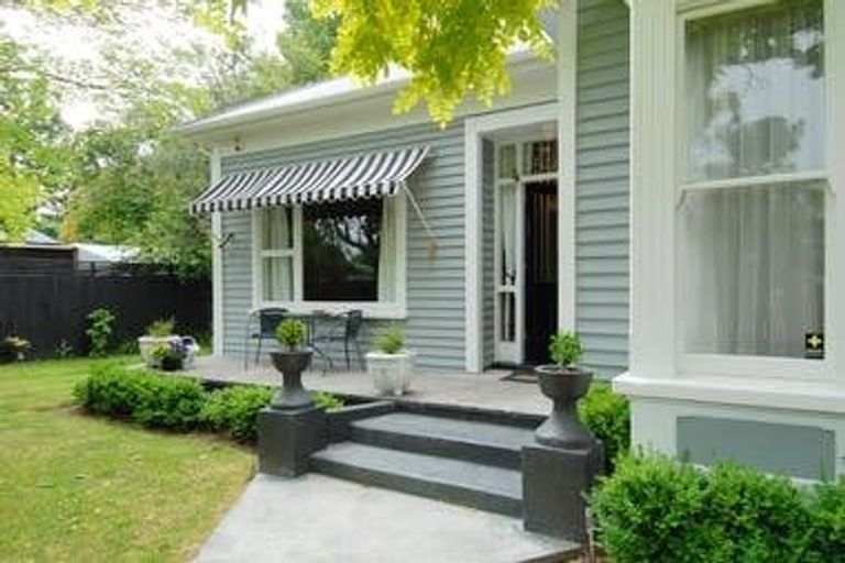 Photo of property in 4 Bronte Place, Waltham, Christchurch, 8023