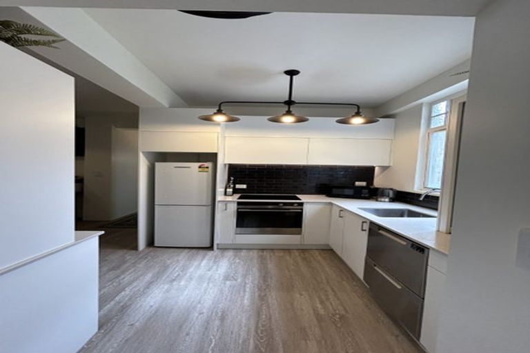 Photo of property in 1/154 Oriental Parade, Oriental Bay, Wellington, 6011