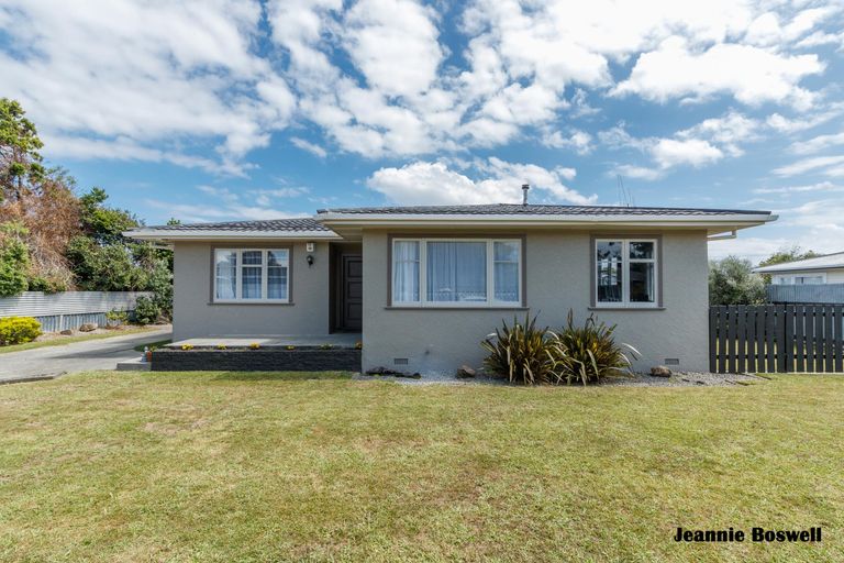 Photo of property in 3 Oriana Place, Highbury, Palmerston North, 4412