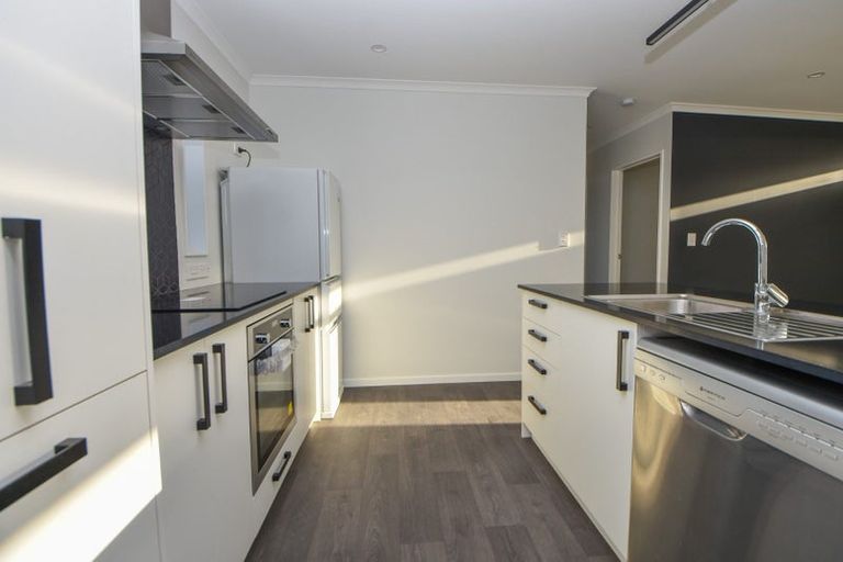 Photo of property in 2f Garner Place, Glenfield, Auckland, 0629