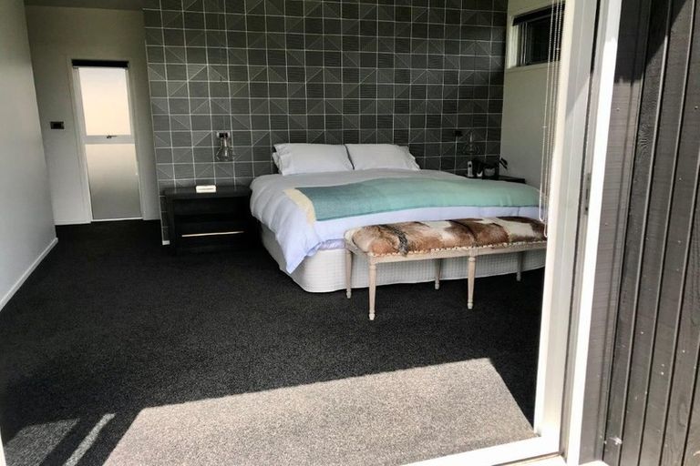 Photo of property in 9a Baring Terrace, Strandon, New Plymouth, 4312