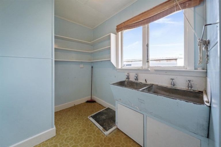 Photo of property in 47 Burns Street, Hawera, 4610