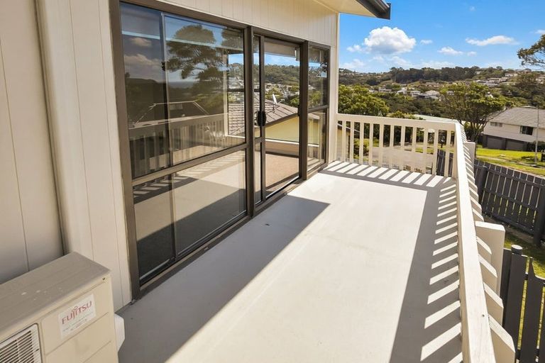 Photo of property in 18 Mercury Way, Whitby, Porirua, 5024