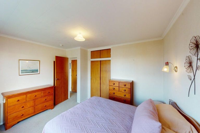 Photo of property in 1 Saint Annes Street, Levin, 5510