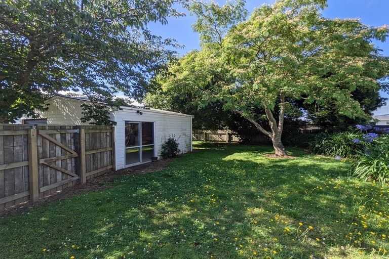 Photo of property in 15 Stirling Street, Levin, 5510