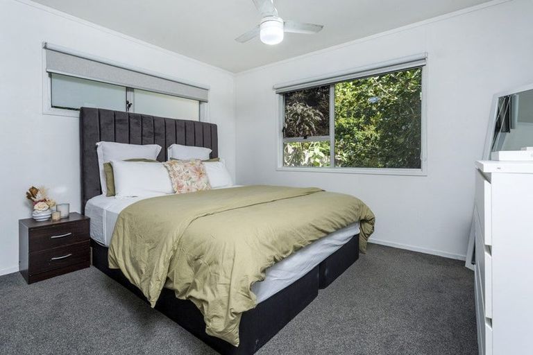 Photo of property in 11 Beaudine Avenue, Glenfield, Auckland, 0629