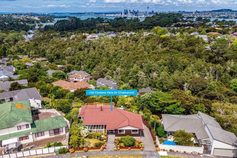 Photo of property in 134 Chelsea View Drive, Chatswood, Auckland, 0626