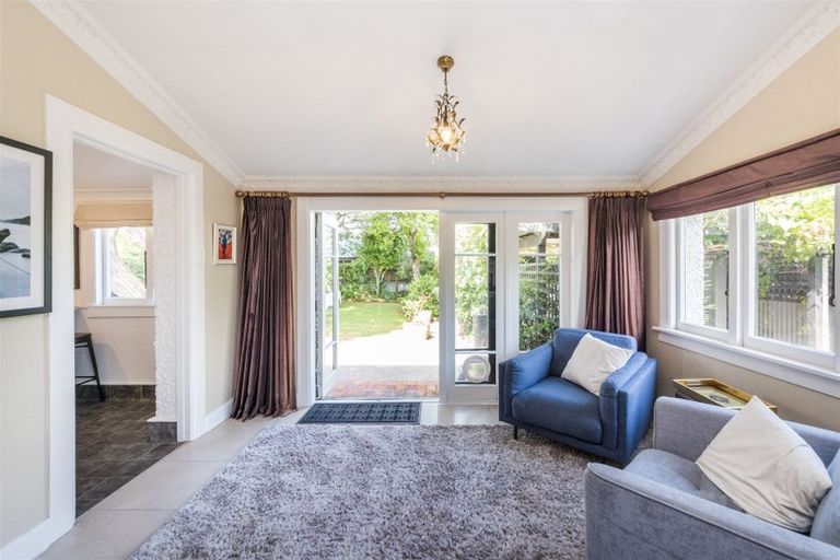 Photo of property in 10 Milverton Avenue, Hokowhitu, Palmerston North, 4410