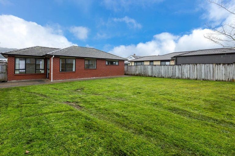 Photo of property in 6c Savage Crescent, Upper Hutt Central, Upper Hutt, 5018