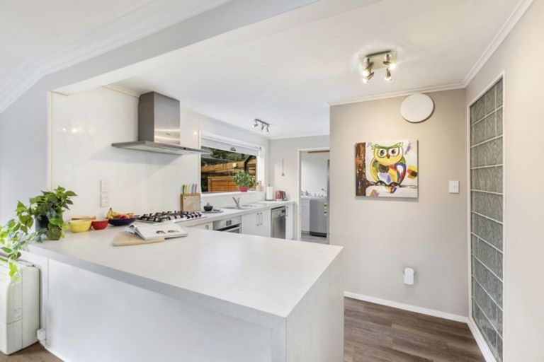 Photo of property in 15 Haast Close, Kelson, Lower Hutt, 5010