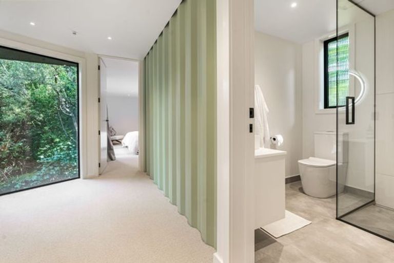 Photo of property in 14 Okoka Road, Omiha, Waiheke Island, 1081