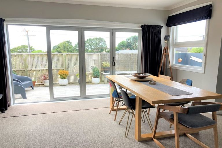 Photo of property in 7 Burns Street, Westown, New Plymouth, 4310