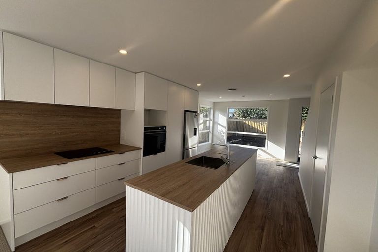 Photo of property in 4/4 Cracroft Street, Welbourn, New Plymouth, 4310