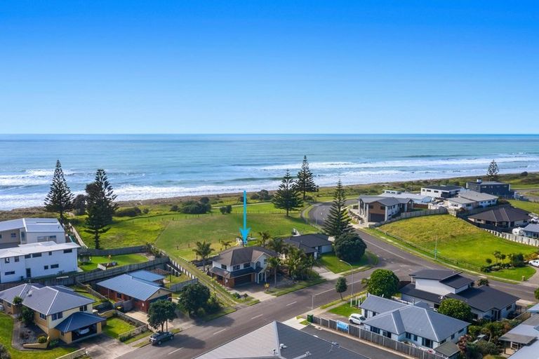 Photo of property in 4 Fishermans Drive, Coastlands, Whakatane, 3120
