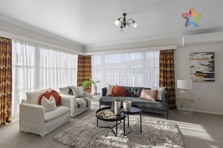 Photo of property in 58 Holborn Drive, Stokes Valley, Lower Hutt, 5019