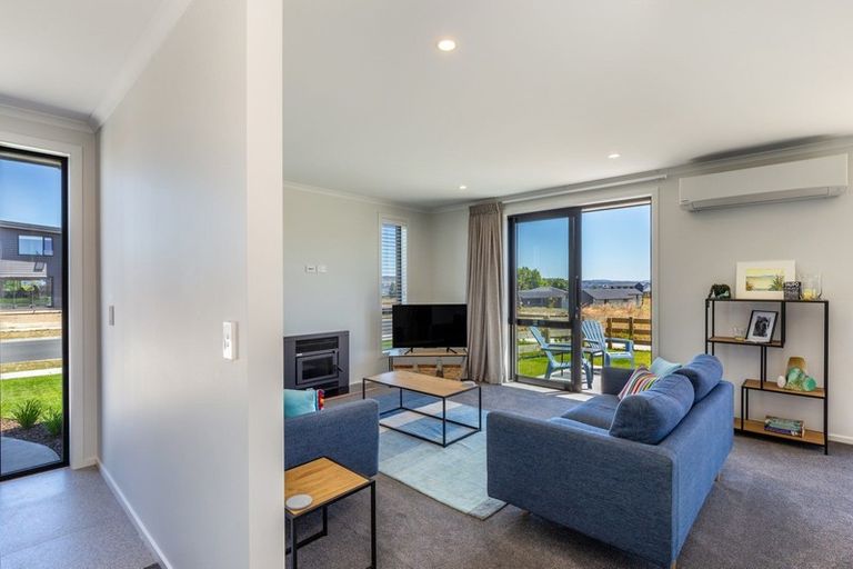 Photo of property in 33 Harakeke Drive, Wharewaka, Taupo, 3330