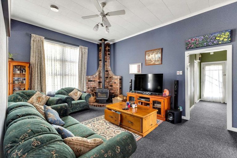 Photo of property in 13 Maire Street, Inglewood, 4330