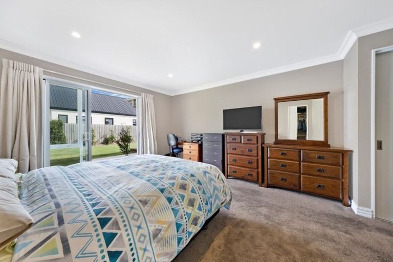 Photo of property in 14 Little Gem Road, Hornby, Christchurch, 8025