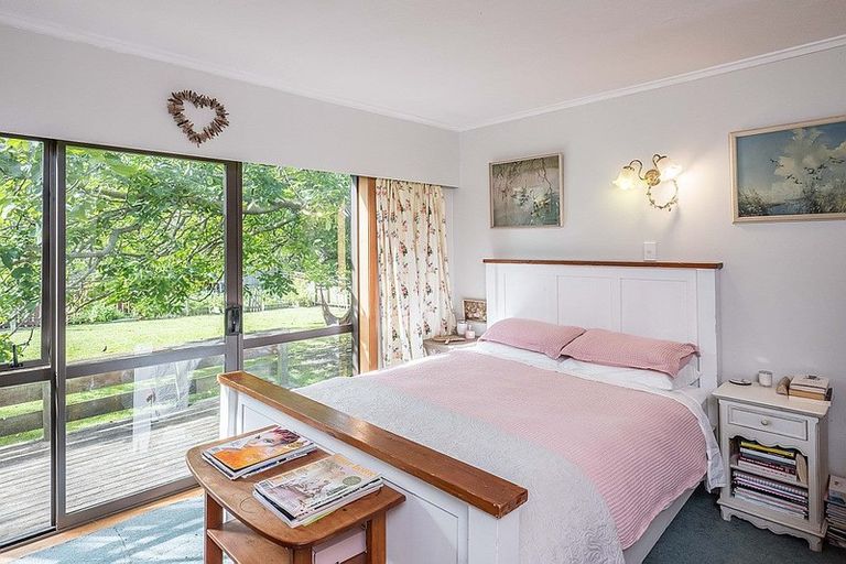 Photo of property in 1 Herbert Avenue, Raumati South, Paraparaumu, 5032