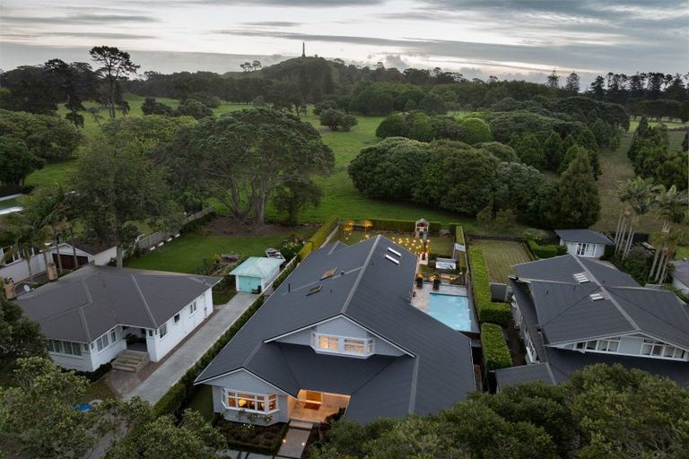 Photo of property in 39 Maungakiekie Avenue, Greenlane, Auckland, 1051