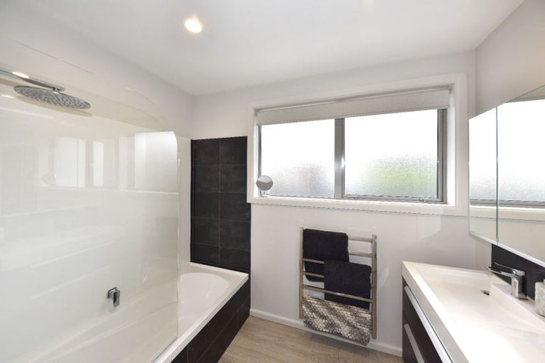 Photo of property in 32 Wingate Street, Redwood, Christchurch, 8051