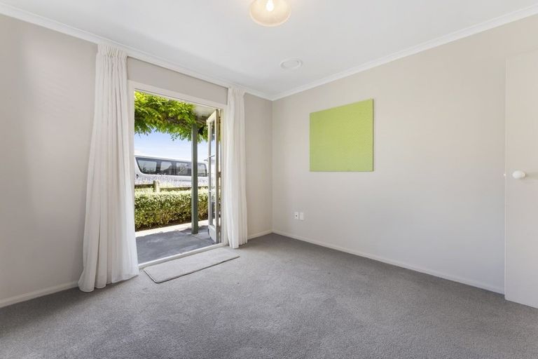 Photo of property in 160 Molesworth Street, New Plymouth, 4312