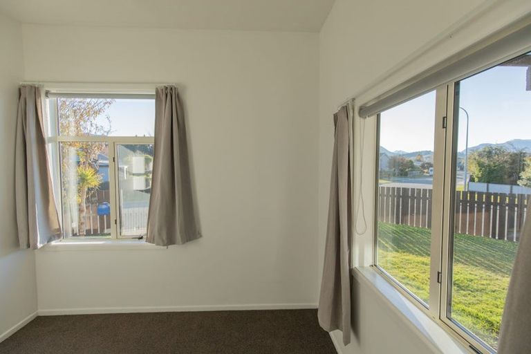 Photo of property in 8 Ragan Lane, Wanaka, 9305
