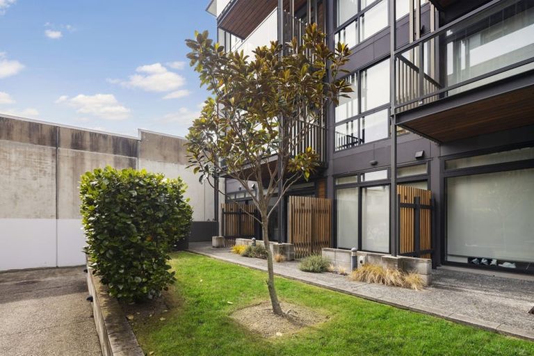 Photo of property in Vedado Apartments, 109/41 Hopper Street, Mount Cook, Wellington, 6011
