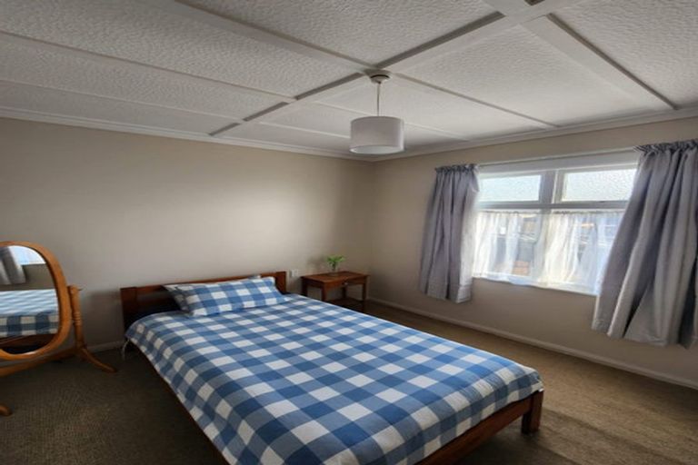 Photo of property in 8 Chelwood Street, Takaro, Palmerston North, 4412