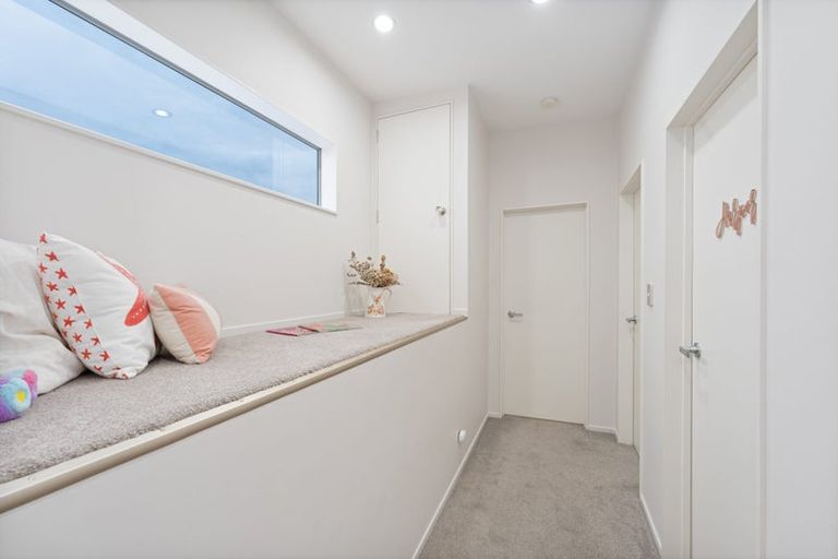 Photo of property in 9 Cityview Place, Massey, Auckland, 0614
