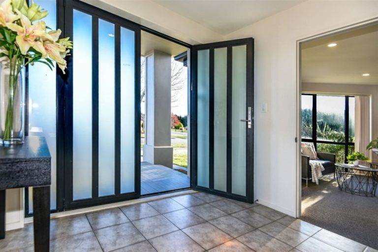 Photo of property in 94 Rothesay Road, Parklands, Christchurch, 8083