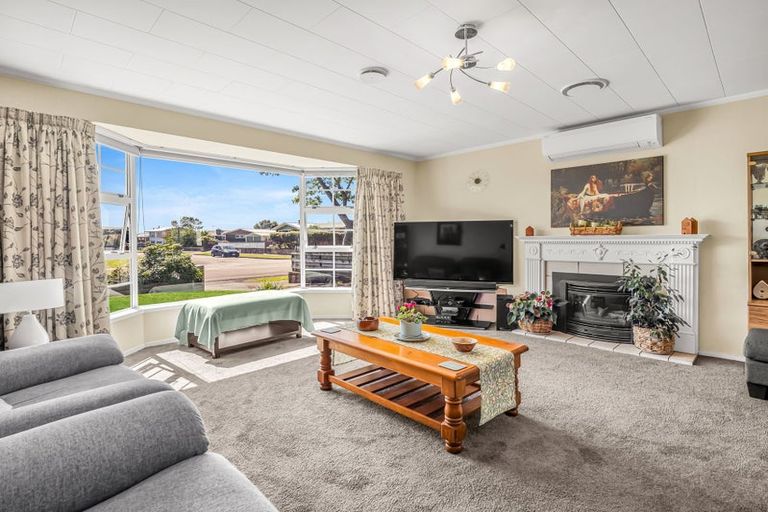 Photo of property in 34 Herbert Avenue, Cloverlea, Palmerston North, 4412