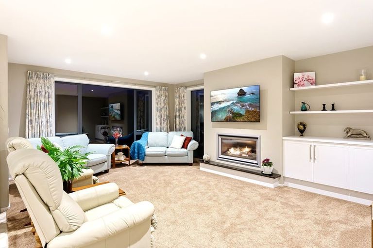 Photo of property in 36 Titoki Road, Waikanae Beach, Waikanae, 5036