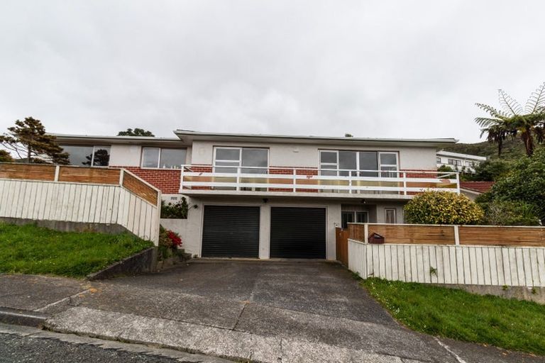Photo of property in 1 Paddington Grove, Karori, Wellington, 6012