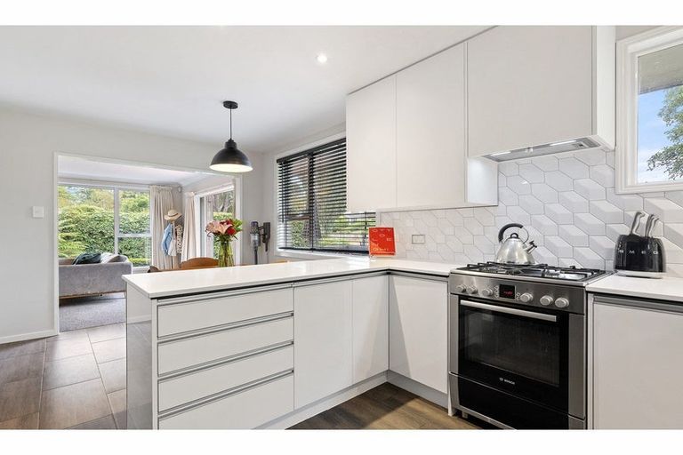 Photo of property in 2/5 Esher Place, Saint Martins, Christchurch, 8022