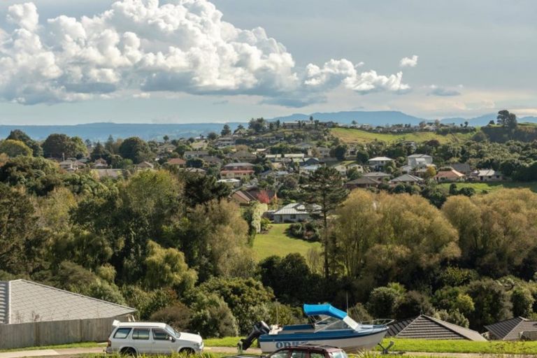 Photo of property in 17 Greenvale Place, Welcome Bay, Tauranga, 3112