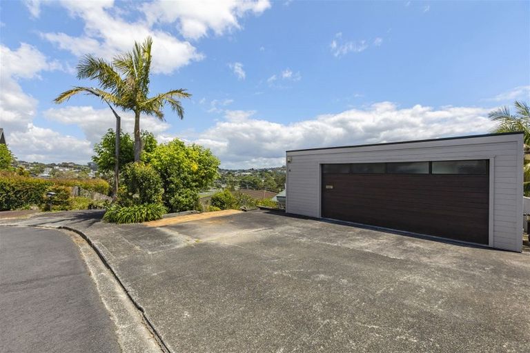 Photo of property in 22 Kathy Terrace, Stanmore Bay, Whangaparaoa, 0932